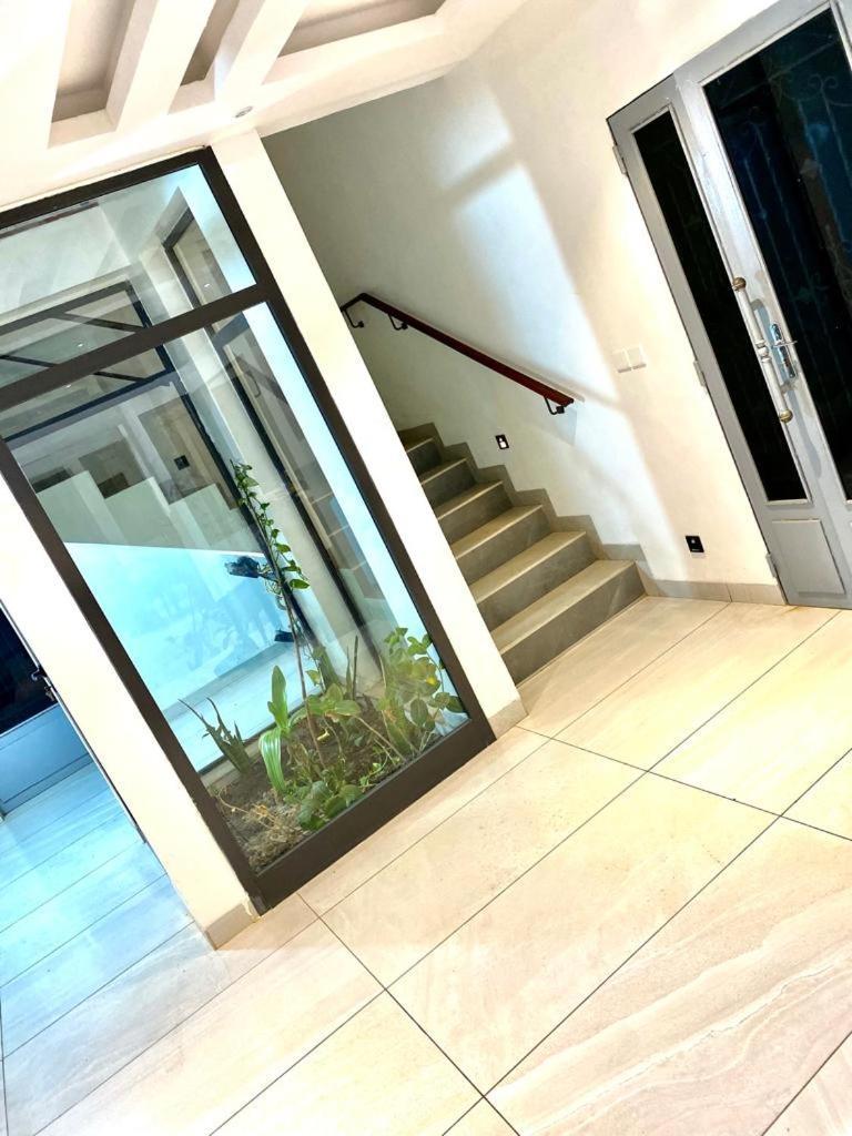 Luxury Suites Chester One Dakar Exteriér fotografie